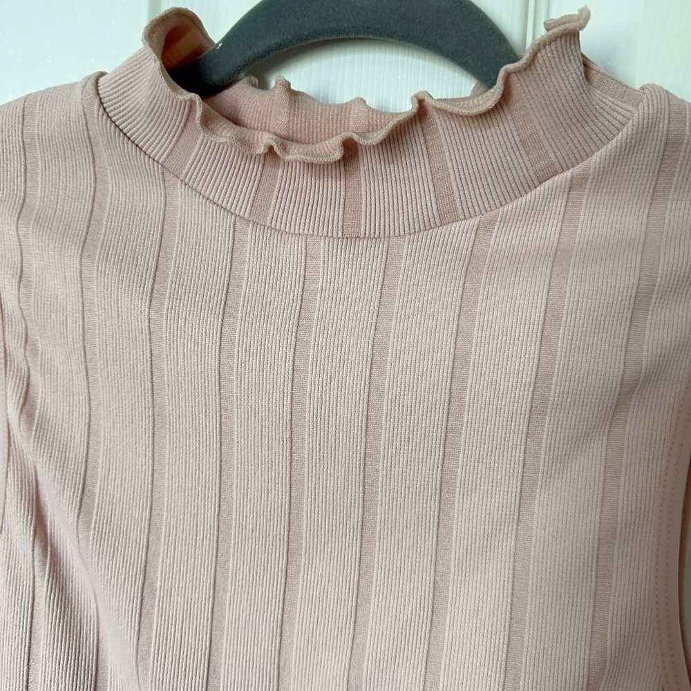 Pink Ribbed Crop Tank Top - Picture 4 of 7